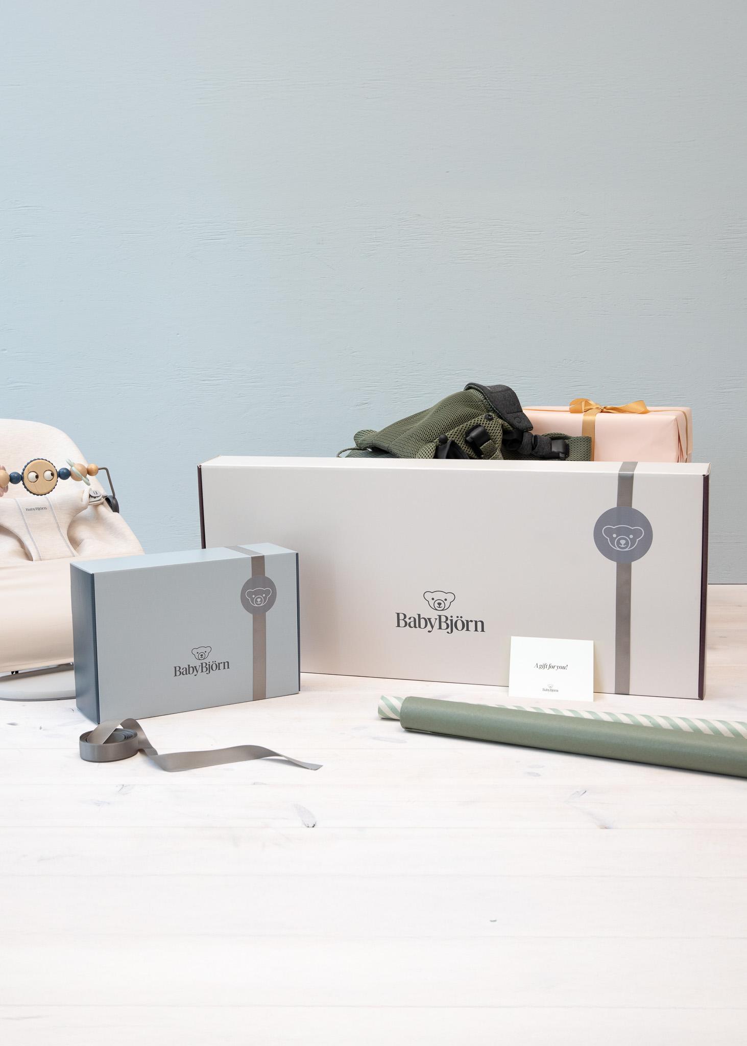 Gift wrapping with personal gift message - BabyBjörn