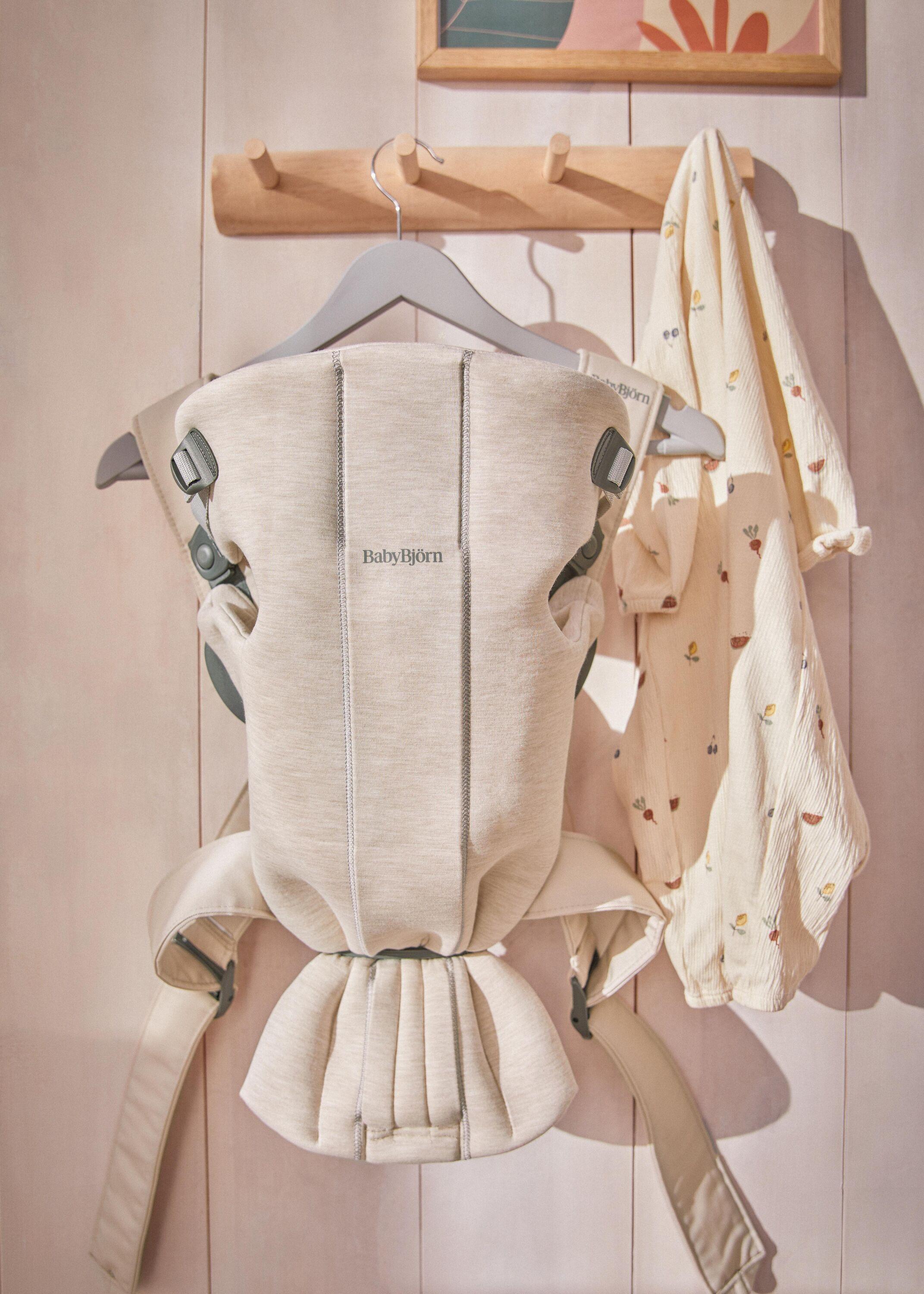 Baby Carrier Mini in Light grey 3D Jersey - BabyBjörn